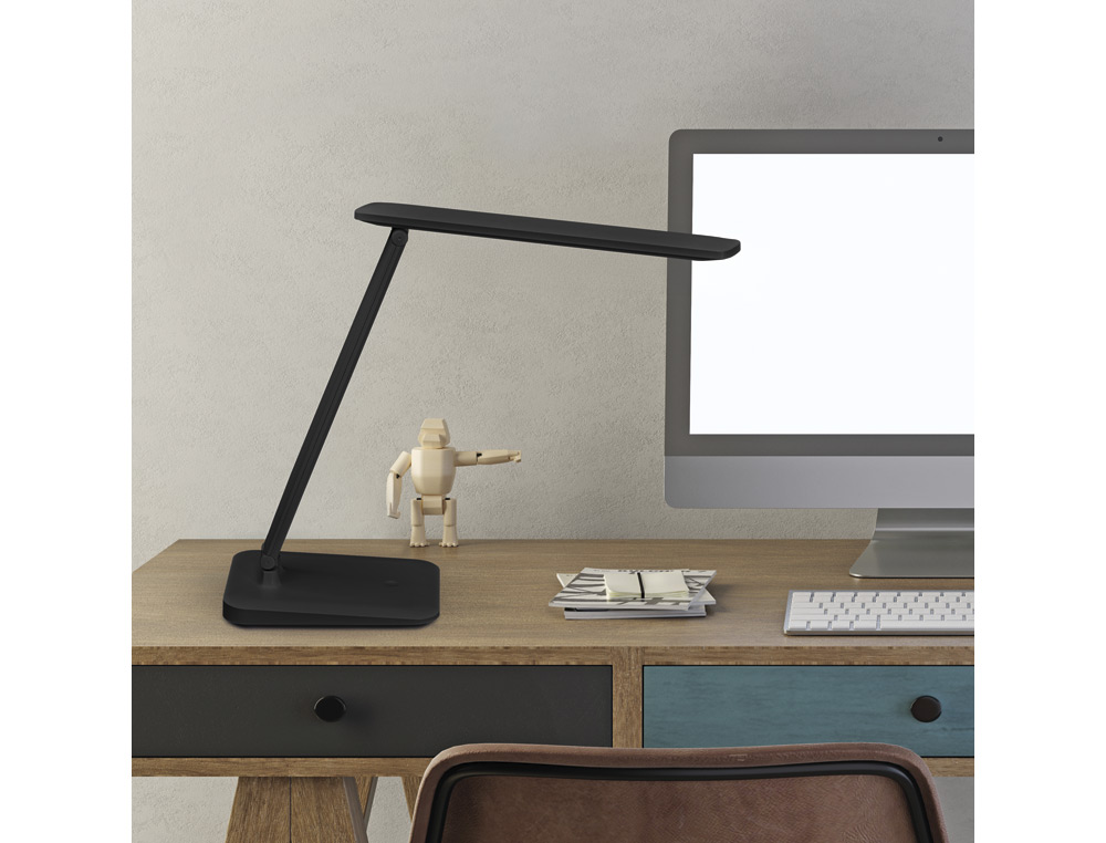 LAMPARA DE ESCRITORIO MAUL SALLY LED CON BATERIA TRES NIVELES INTENSIDAD COLOR NEGRO